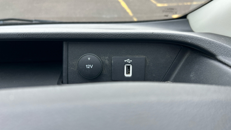 Ford Transit Custom 300 L2 Diesel Fwd 2.0 EcoBlue 130ps Low Roof Limited Van